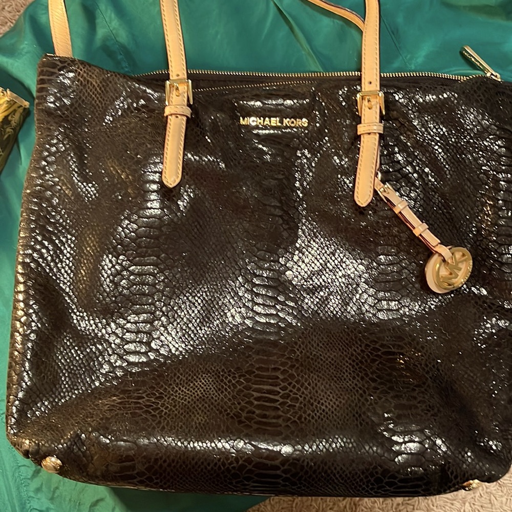 Black Michael Kors shopper tote